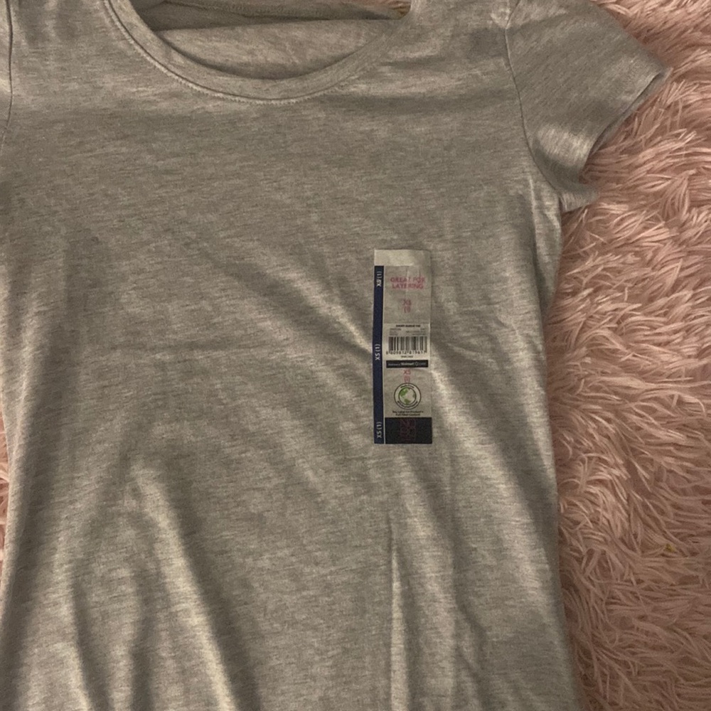 Grey t shirt